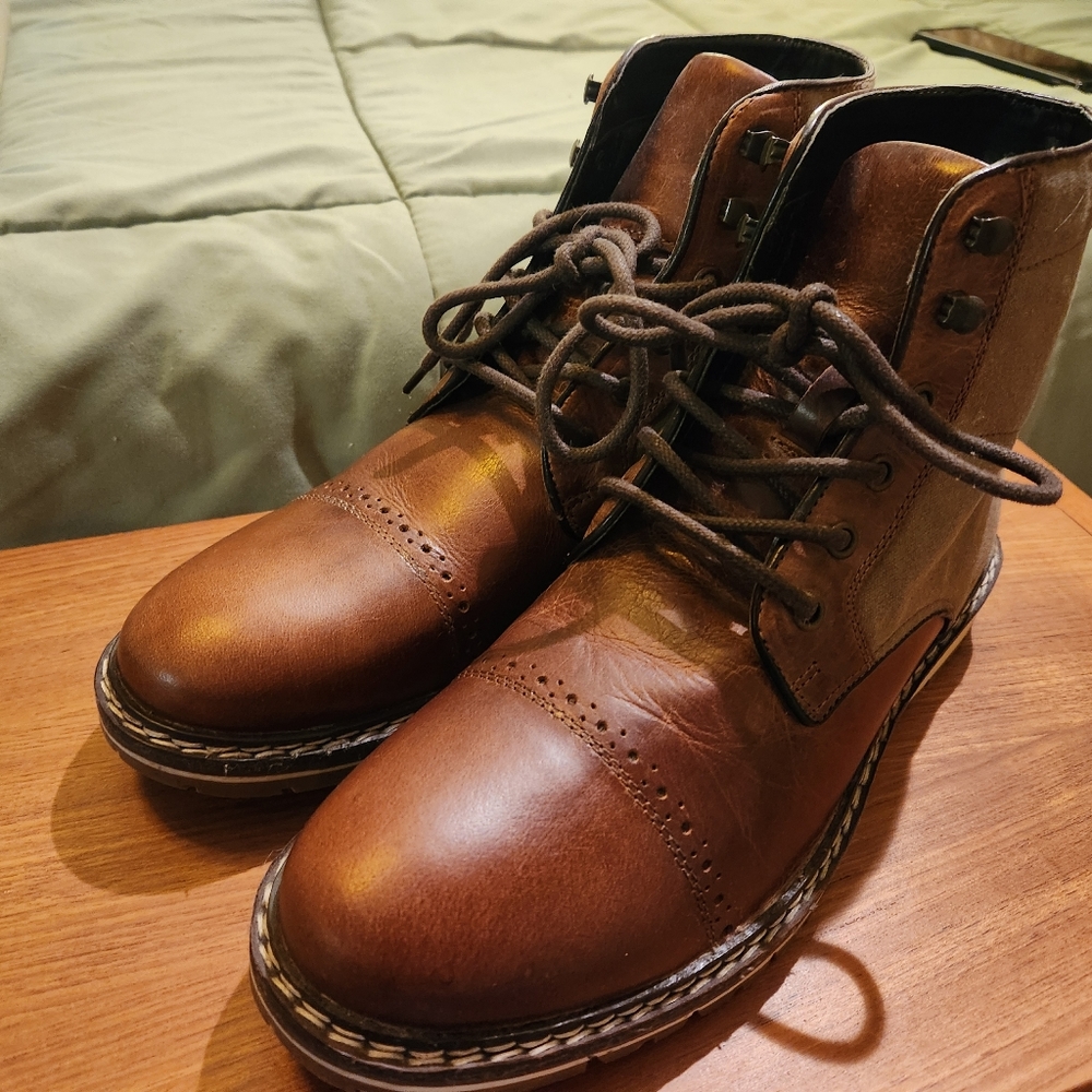 Crevo Fairweather Boots size 10 New